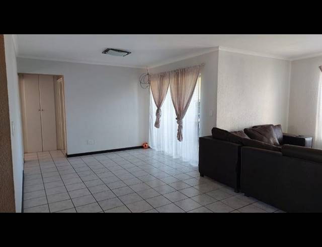 2 BEDROOM PROPERTY TO RENT IN VAALPARK